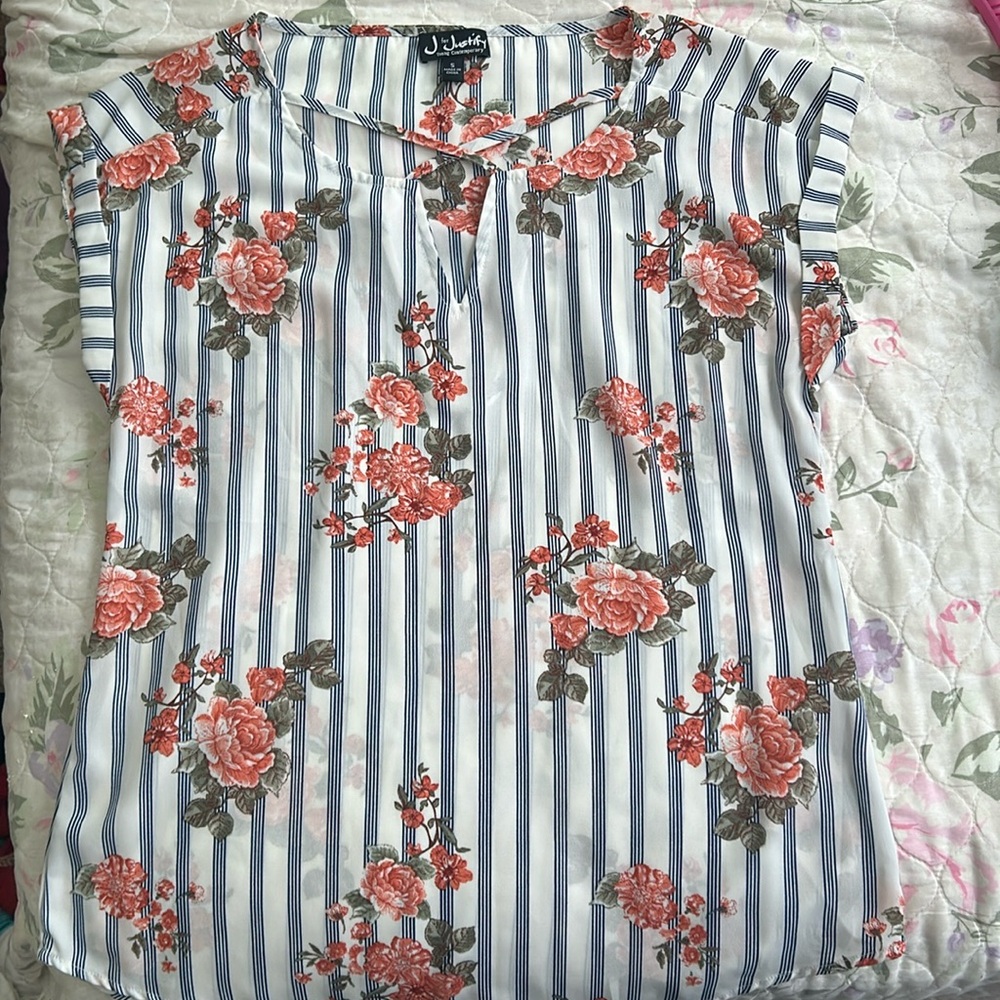 Dressy casual shirt